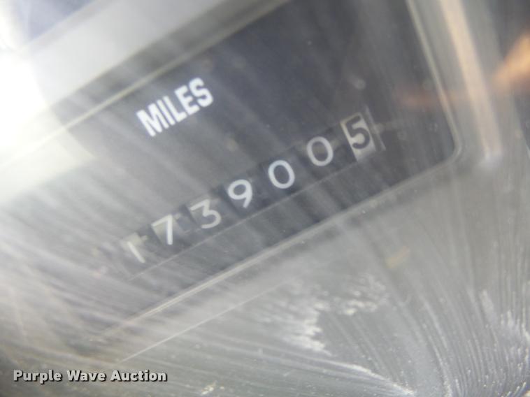 image for item DA3496 2002 International 4900 dump truck