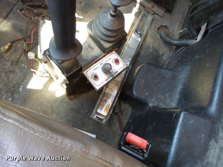 image for item DA3496 2002 International 4900 dump truck