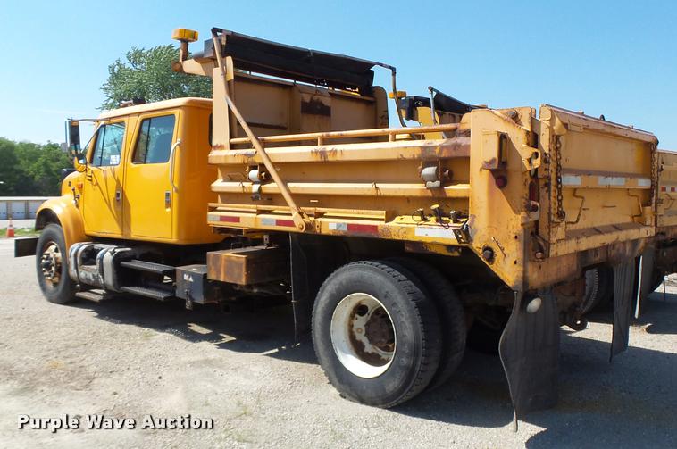 image for item DA3497 2002 International 4900 Crew Cab dump truck