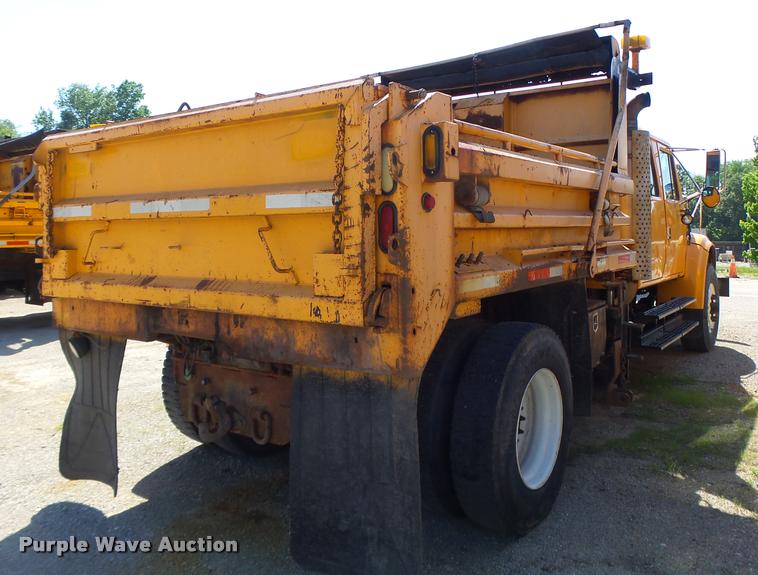 image for item DA3497 2002 International 4900 Crew Cab dump truck