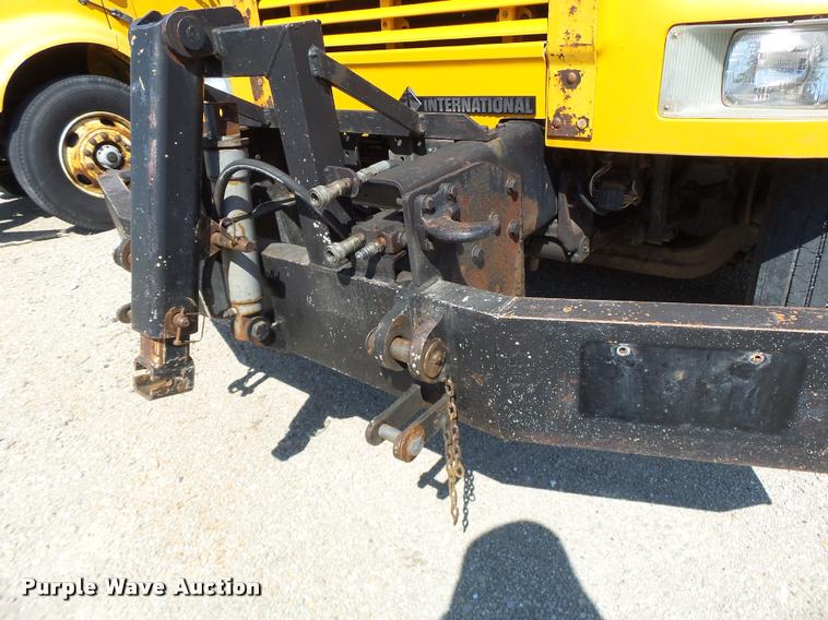 image for item DA3497 2002 International 4900 Crew Cab dump truck