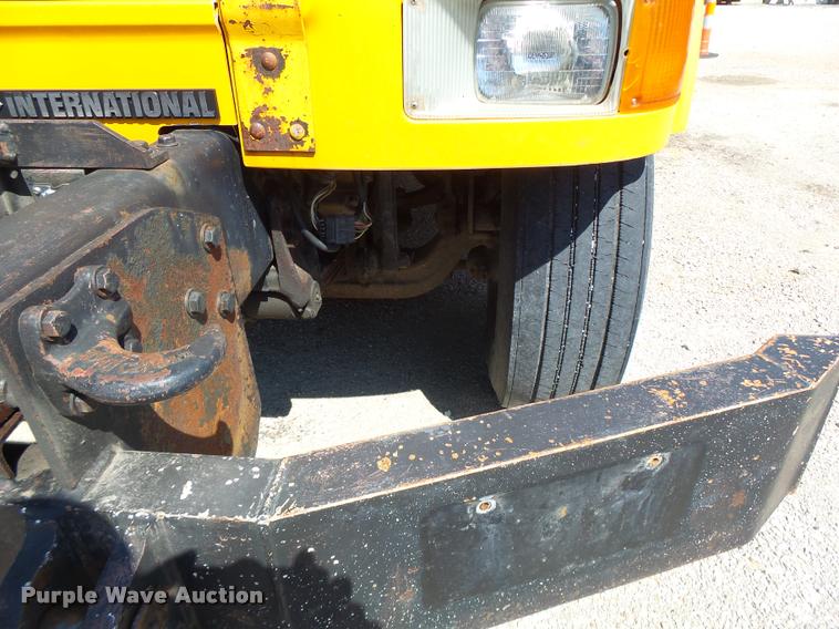 image for item DA3497 2002 International 4900 Crew Cab dump truck