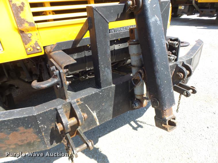 image for item DA3497 2002 International 4900 Crew Cab dump truck