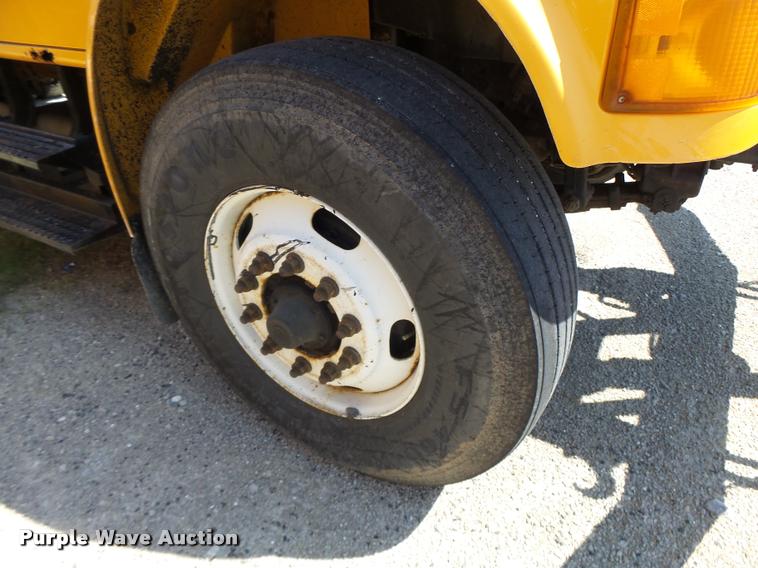 image for item DA3497 2002 International 4900 Crew Cab dump truck