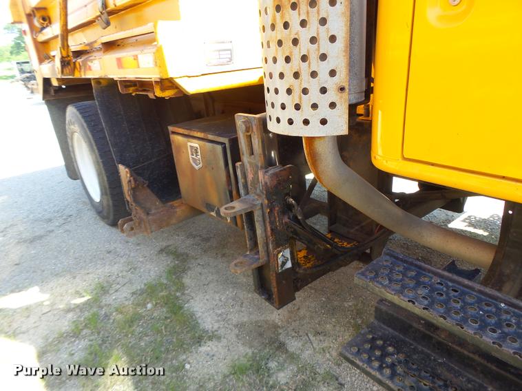 image for item DA3497 2002 International 4900 Crew Cab dump truck