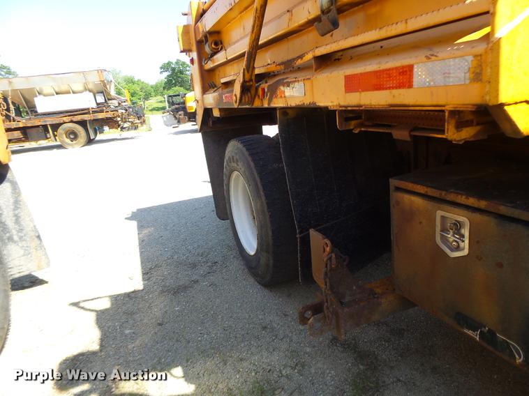 image for item DA3497 2002 International 4900 Crew Cab dump truck