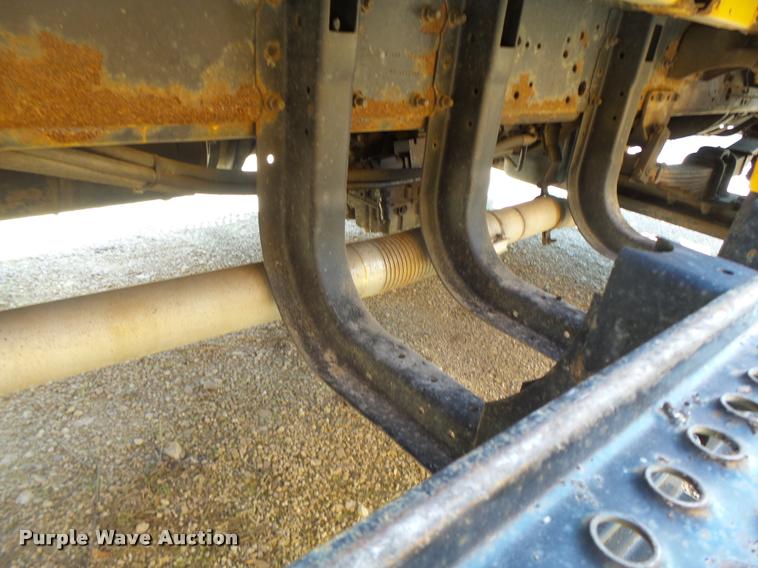 image for item DA3497 2002 International 4900 Crew Cab dump truck