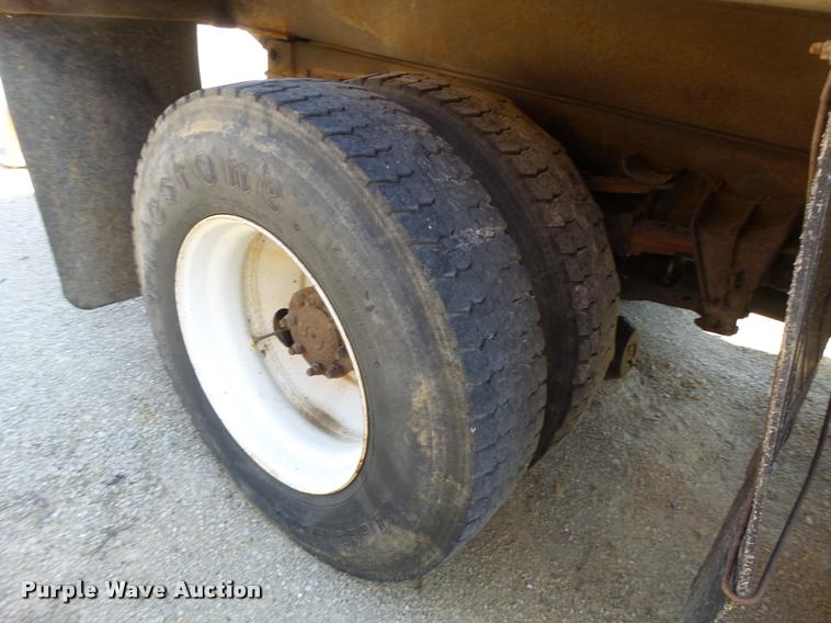 image for item DA3497 2002 International 4900 Crew Cab dump truck