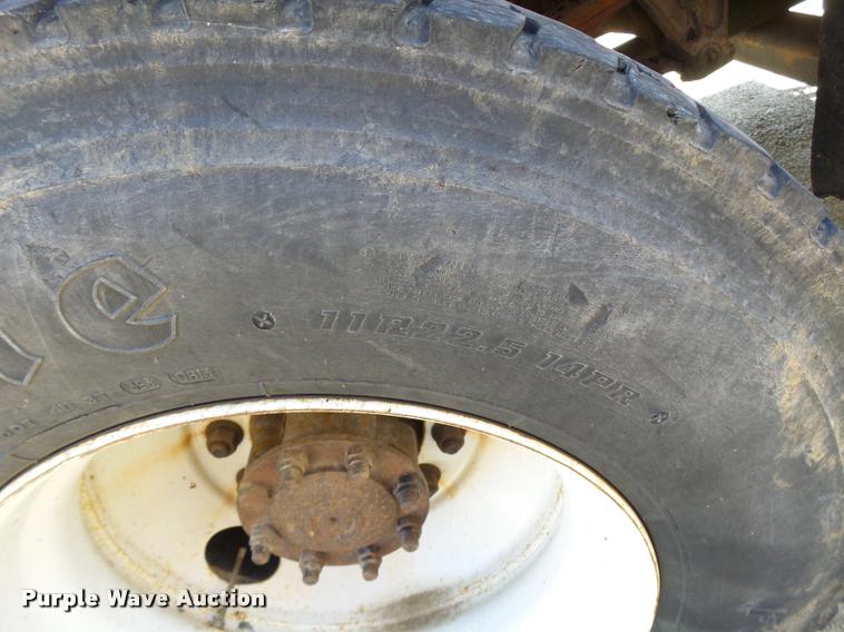 image for item DA3497 2002 International 4900 Crew Cab dump truck