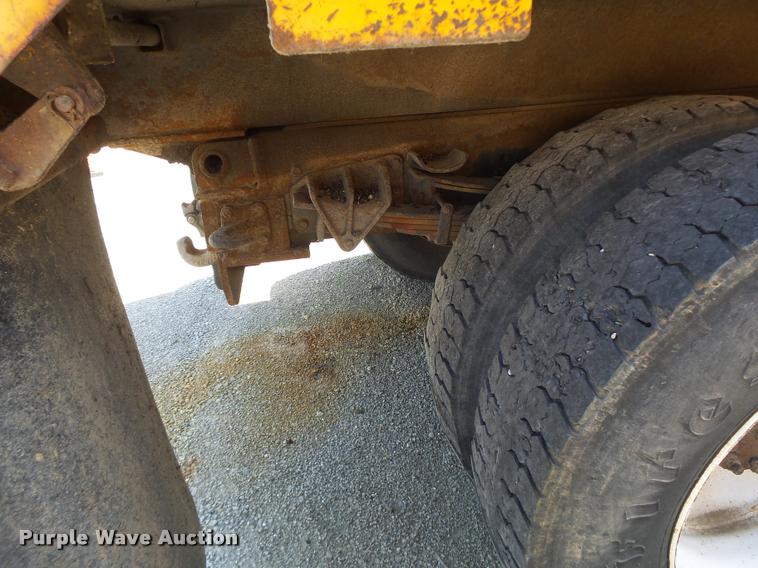 image for item DA3497 2002 International 4900 Crew Cab dump truck