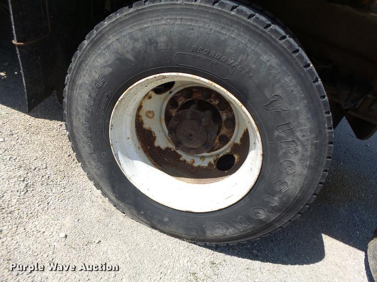 image for item DA3497 2002 International 4900 Crew Cab dump truck