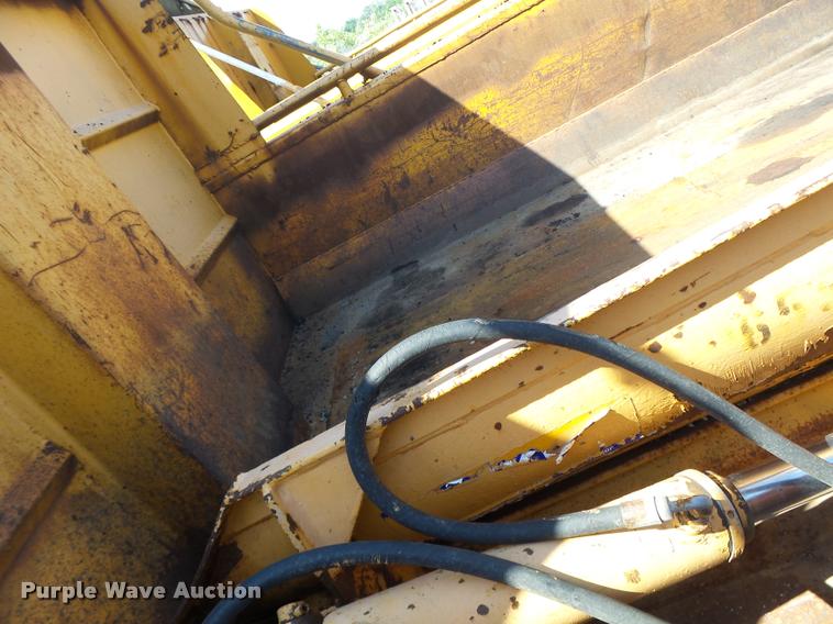 image for item DA3497 2002 International 4900 Crew Cab dump truck