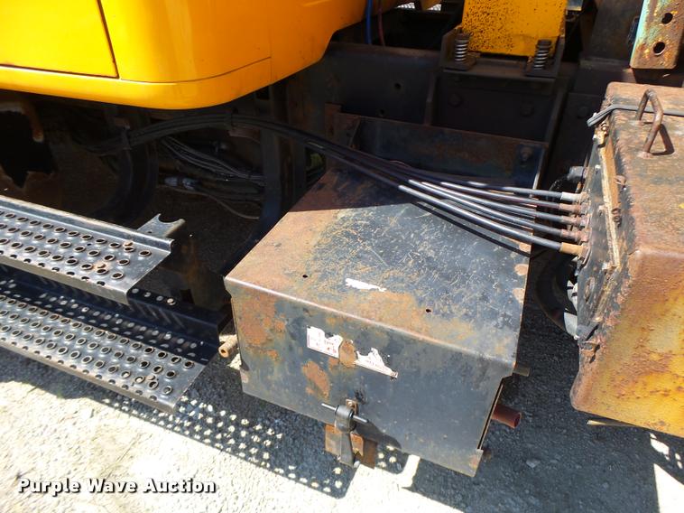 image for item DA3497 2002 International 4900 Crew Cab dump truck