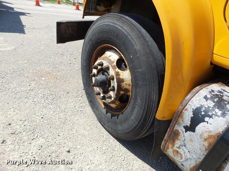 image for item DA3497 2002 International 4900 Crew Cab dump truck