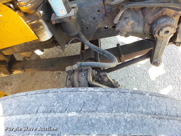 image for item DA3497 2002 International 4900 Crew Cab dump truck