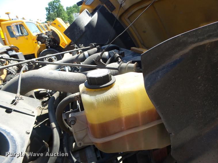 image for item DA3497 2002 International 4900 Crew Cab dump truck