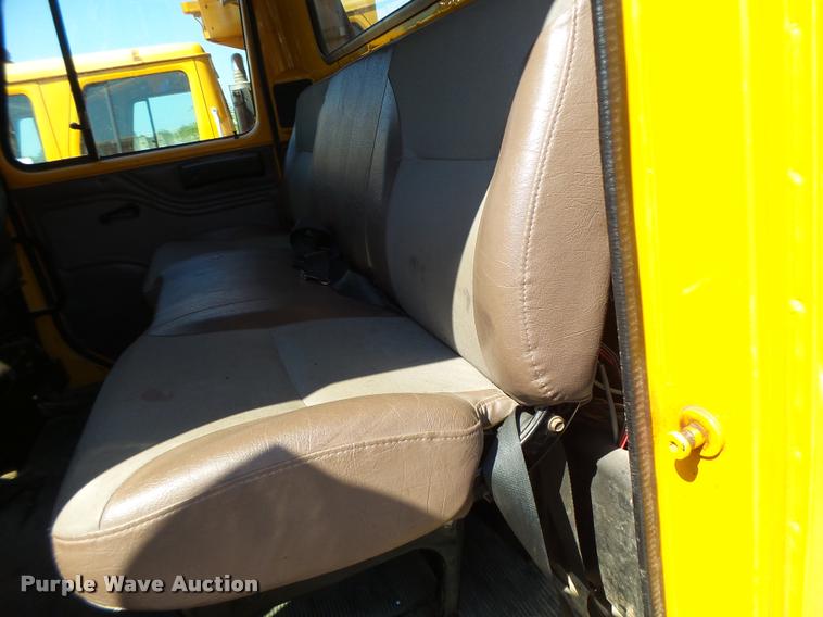 image for item DA3497 2002 International 4900 Crew Cab dump truck