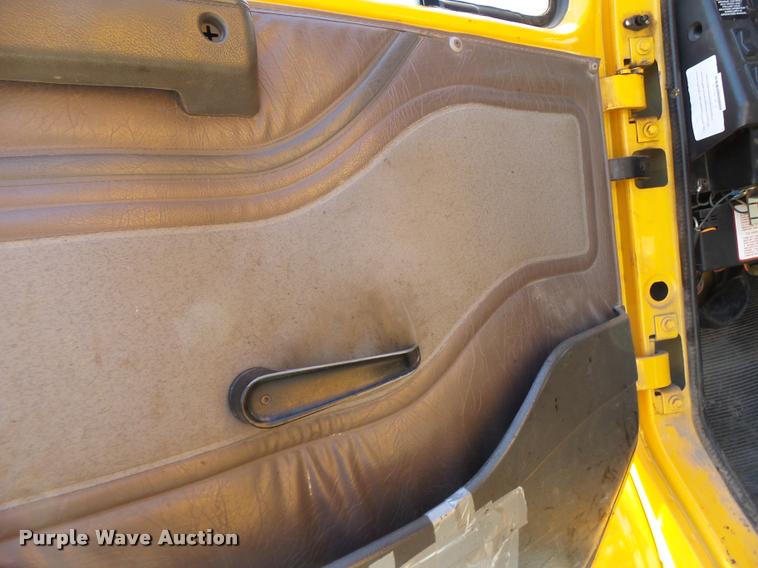 image for item DA3497 2002 International 4900 Crew Cab dump truck