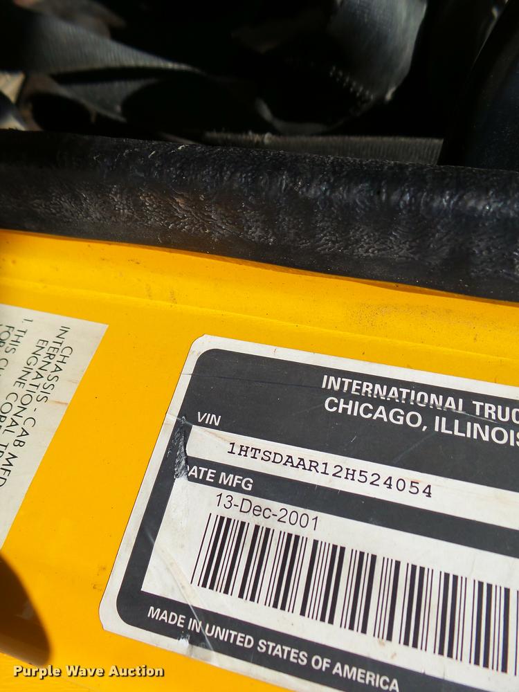 image for item DA3497 2002 International 4900 Crew Cab dump truck