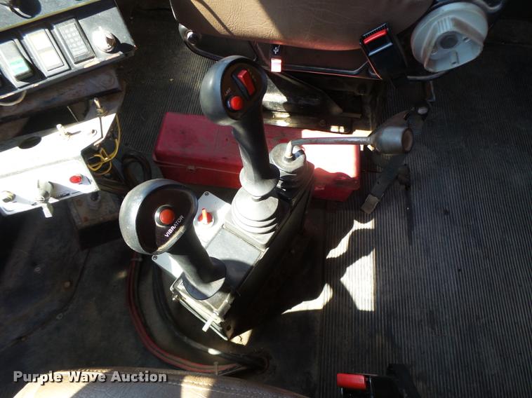 image for item DA3497 2002 International 4900 Crew Cab dump truck