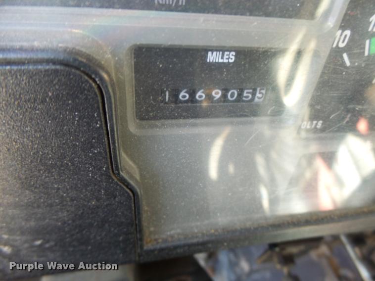 image for item DA3497 2002 International 4900 Crew Cab dump truck