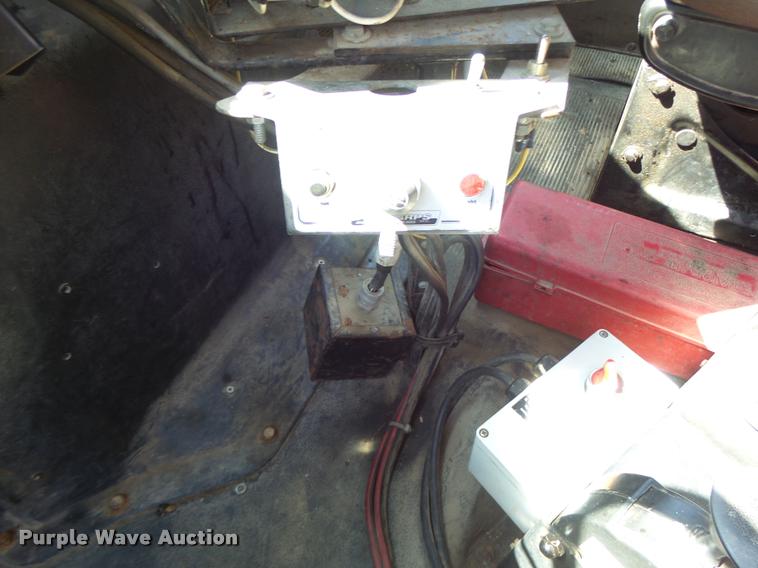 image for item DA3497 2002 International 4900 Crew Cab dump truck