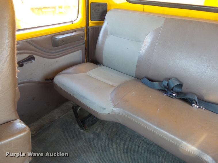 image for item DA3497 2002 International 4900 Crew Cab dump truck