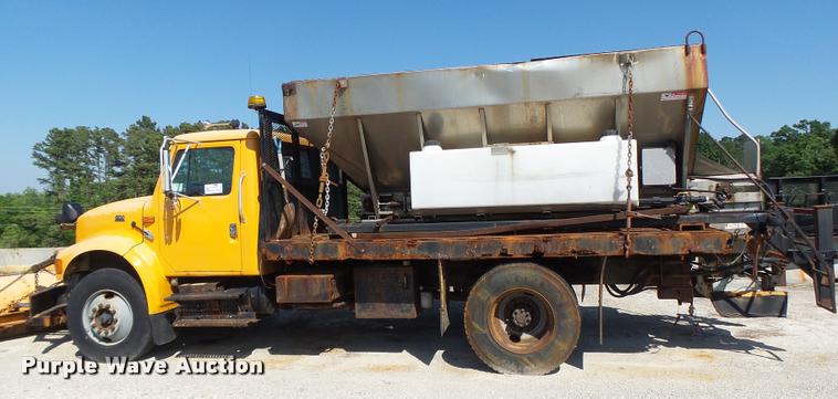 image for item DA3499 2000 International 4900 dump truck