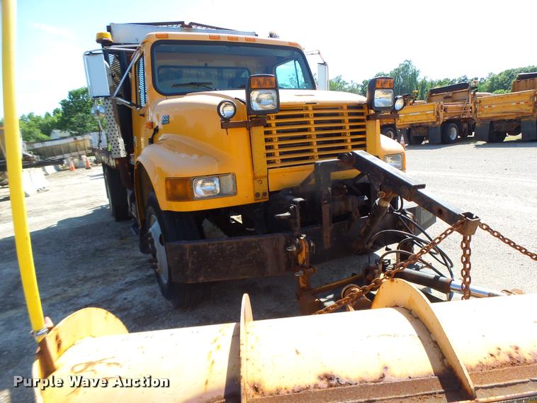 image for item DA3499 2000 International 4900 dump truck