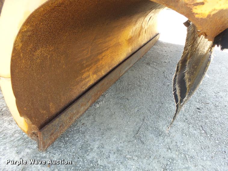 image for item DA3499 2000 International 4900 dump truck