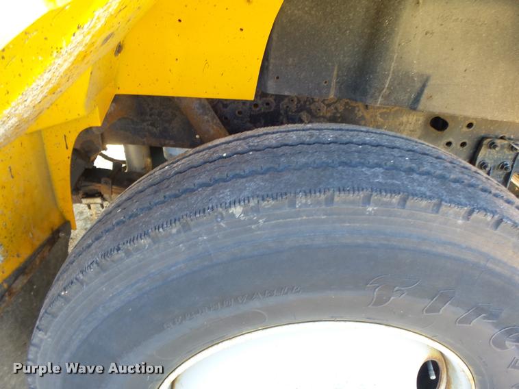 image for item DA3499 2000 International 4900 dump truck