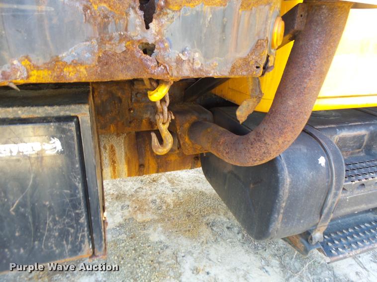 image for item DA3499 2000 International 4900 dump truck