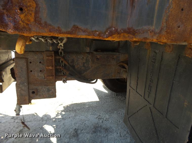 image for item DA3499 2000 International 4900 dump truck