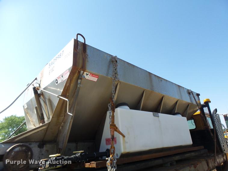 image for item DA3499 2000 International 4900 dump truck