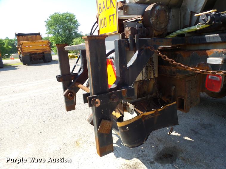 image for item DA3499 2000 International 4900 dump truck