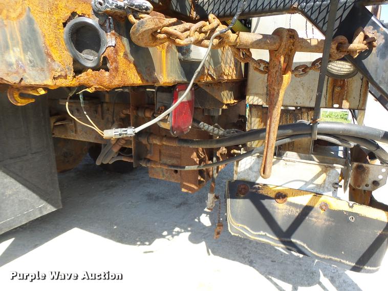 image for item DA3499 2000 International 4900 dump truck