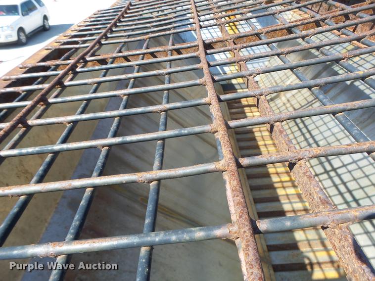 image for item DA3499 2000 International 4900 dump truck