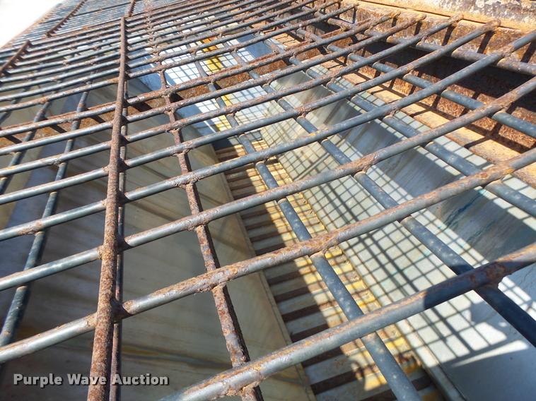 image for item DA3499 2000 International 4900 dump truck