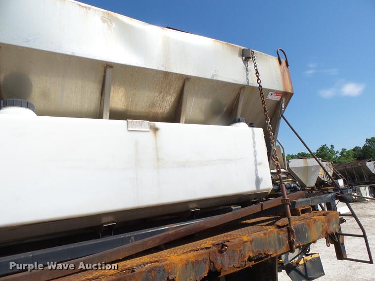 image for item DA3499 2000 International 4900 dump truck