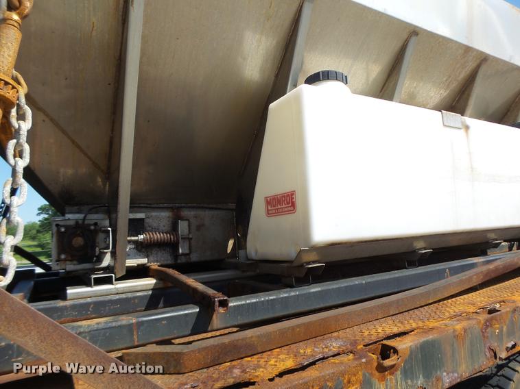 image for item DA3499 2000 International 4900 dump truck