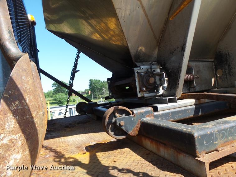 image for item DA3499 2000 International 4900 dump truck