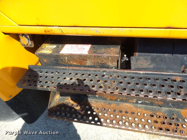 image for item DA3499 2000 International 4900 dump truck