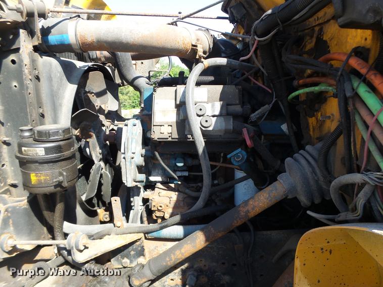 image for item DA3499 2000 International 4900 dump truck