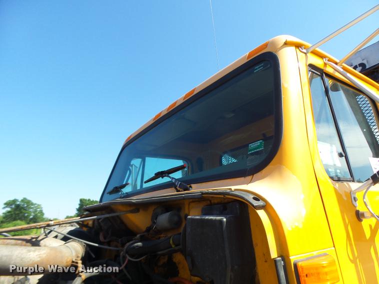 image for item DA3499 2000 International 4900 dump truck