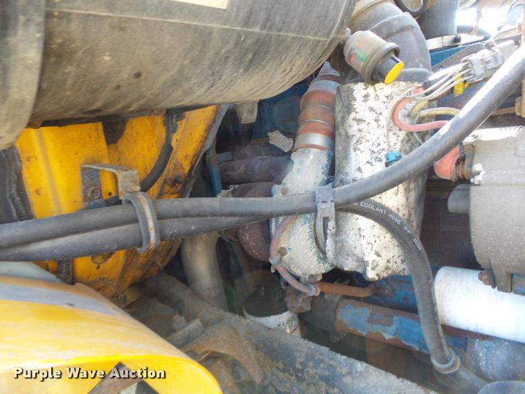 image for item DA3499 2000 International 4900 dump truck