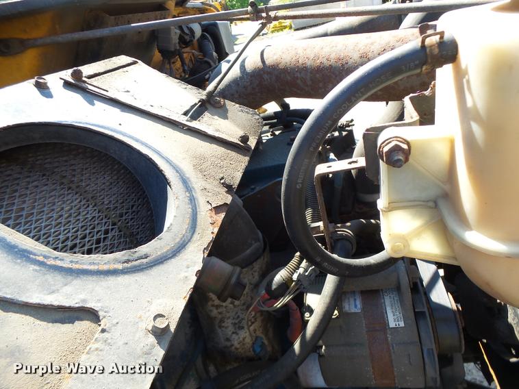 image for item DA3499 2000 International 4900 dump truck