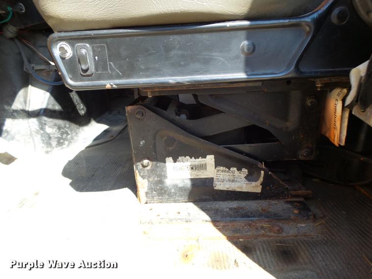 image for item DA3499 2000 International 4900 dump truck