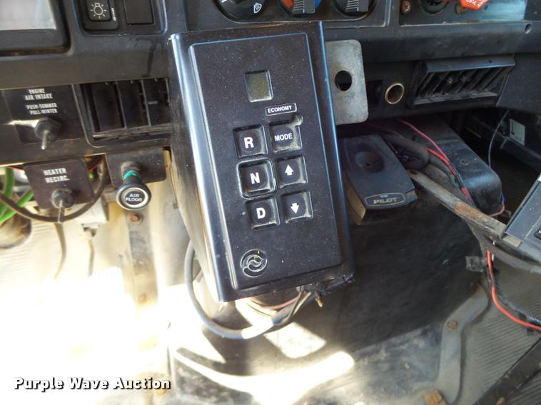 image for item DA3499 2000 International 4900 dump truck