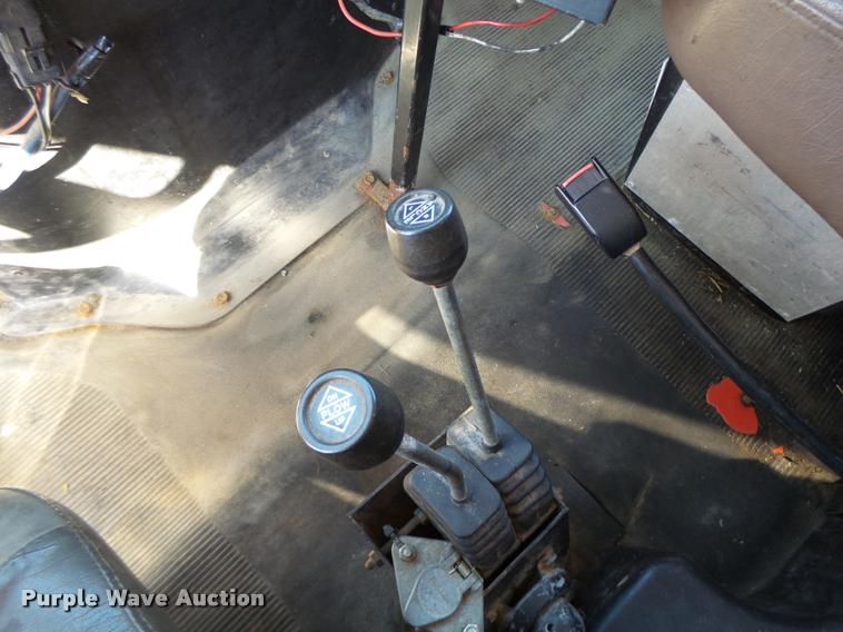 image for item DA3499 2000 International 4900 dump truck