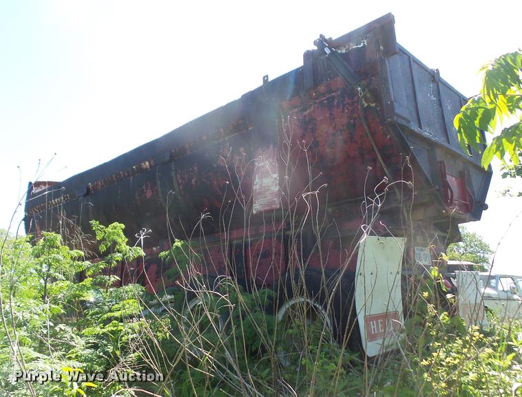 image for item DA6265 1999 shop built barrel bed trailer